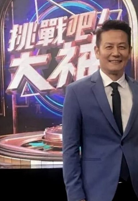 无套干熟女，蒙眼 内射过后还把逼翻开欣赏欣赏 - 高清爱微